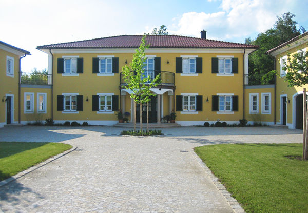 Wohn- und Geschäftshaus